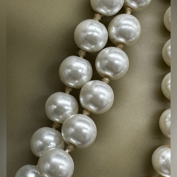 VINTAGE ESTATE FAUX PEARL HAND KNOTTED STRING STRAND NECKLACE 44” - Picture 13 of 13